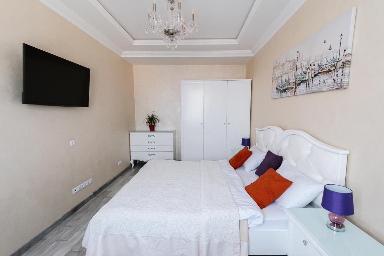 Appartamento Luxury For Business & Pleasure Royal 3 Kiev Esterno foto