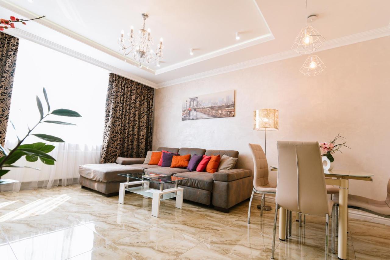 Appartamento Luxury For Business & Pleasure Royal 3 Kiev Esterno foto