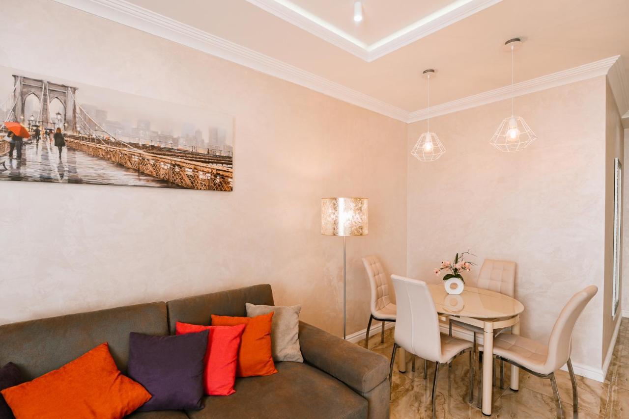 Appartamento Luxury For Business & Pleasure Royal 3 Kiev Esterno foto