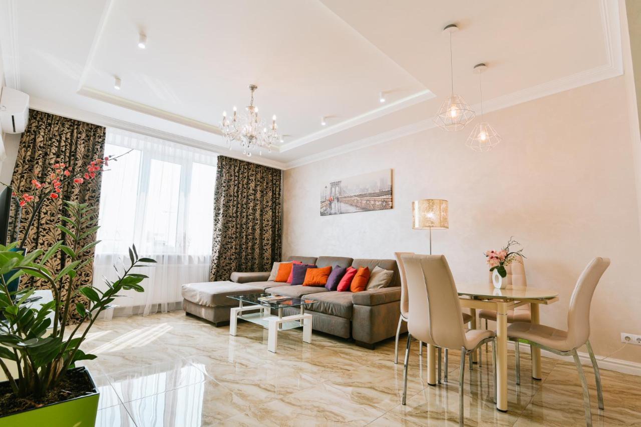 Appartamento Luxury For Business & Pleasure Royal 3 Kiev Esterno foto